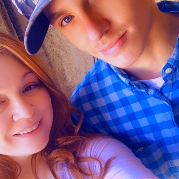 Meet your Posher, Amanda - Picture 2 of 3